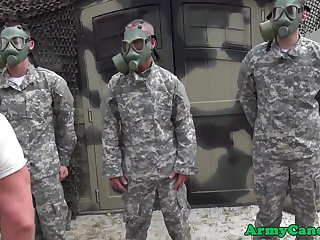 Militära Muscular military gays ass ravaging troops