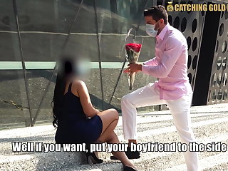 Mehiški Valentine’s Day Fuck With A Mexican Teen With A Big Booty